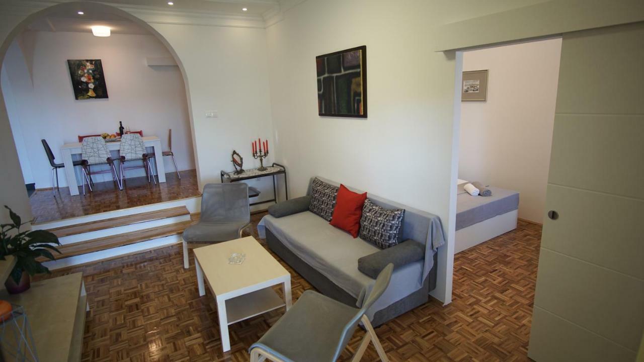 Apartmani Laura Τρογκίρ Εξωτερικό φωτογραφία