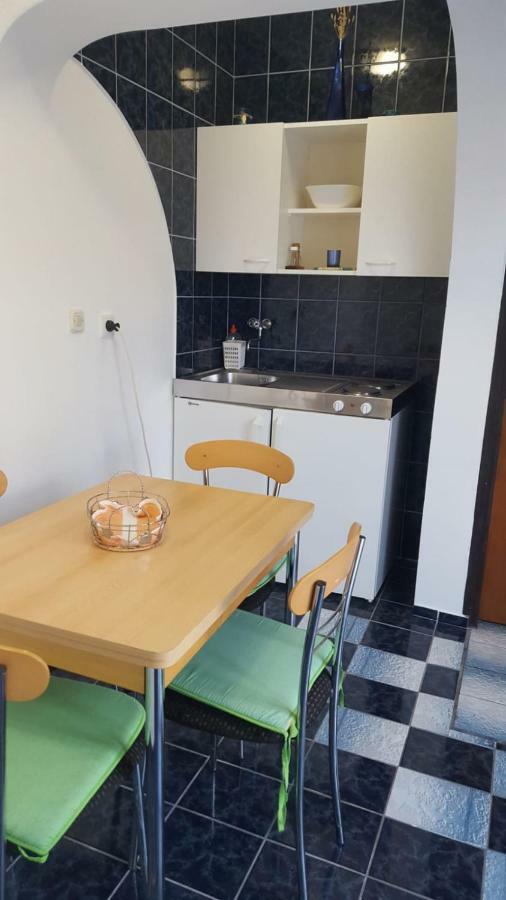 Apartmani Laura Τρογκίρ Εξωτερικό φωτογραφία