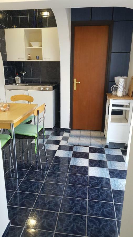 Apartmani Laura Τρογκίρ Εξωτερικό φωτογραφία